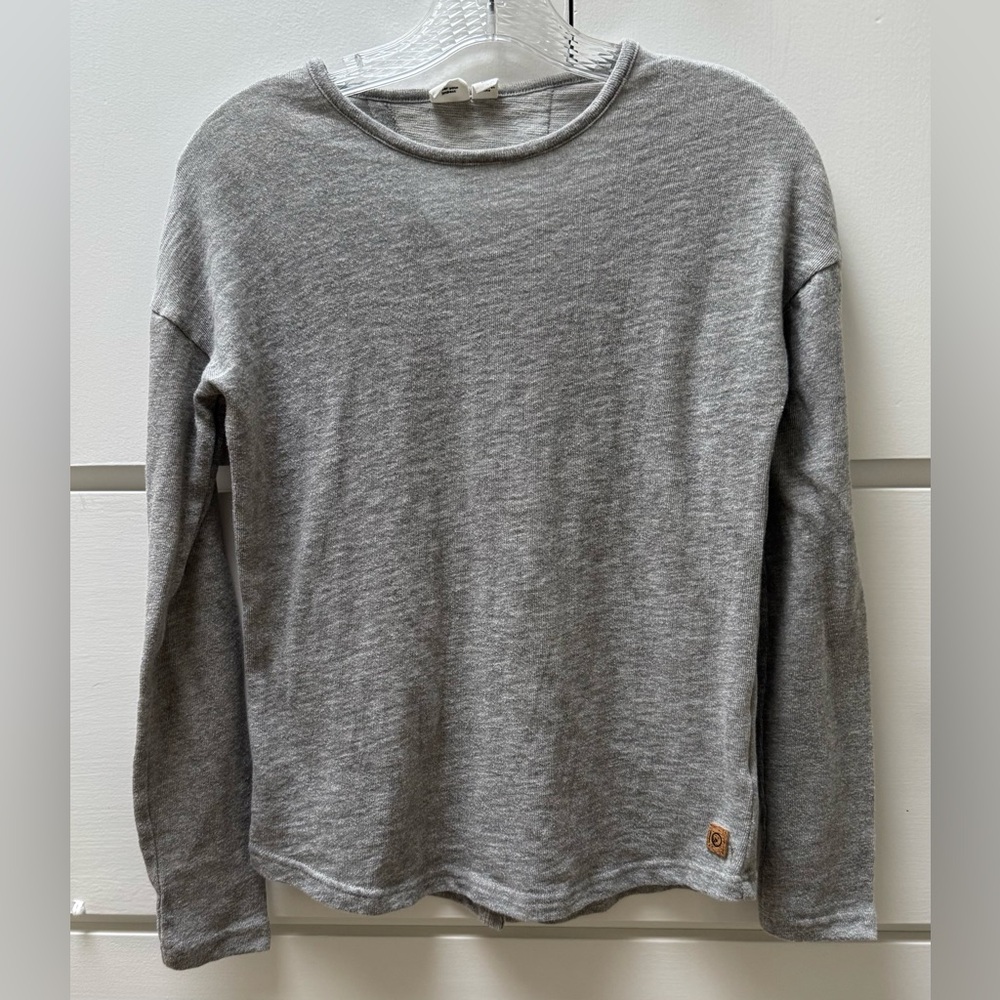 Vintage Tentree gray long sleeved top with split back in size Small